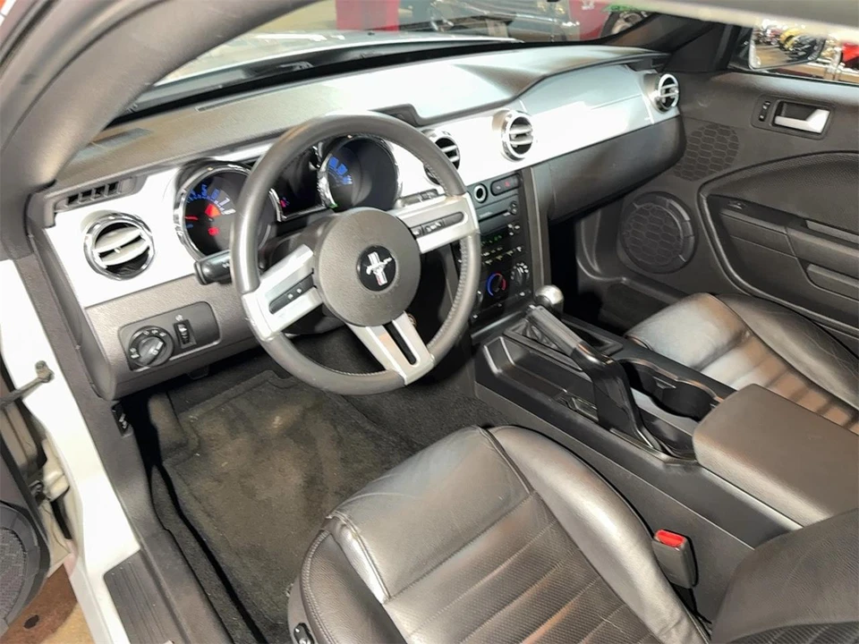 2005 Ford S197 Mustang - Image 13 of 31