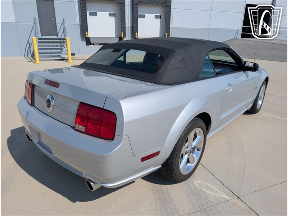 2005 Ford S197 Mustang - Image 13 of 31