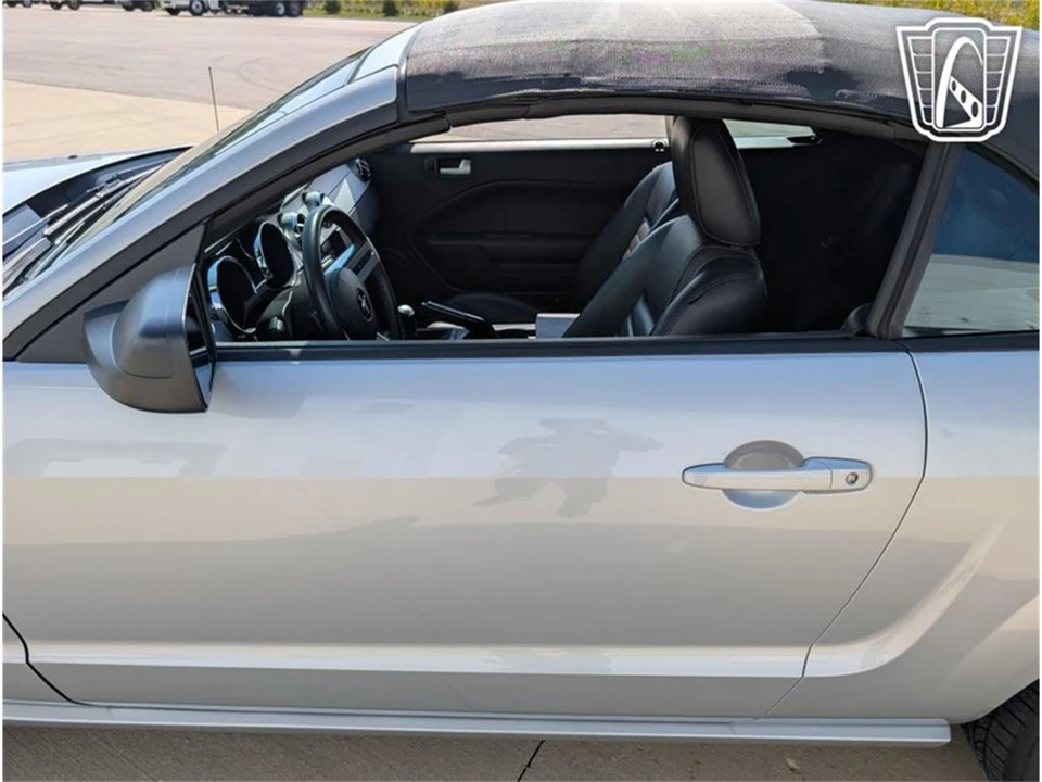2005 Ford S197 Mustang - Image 28 of 31