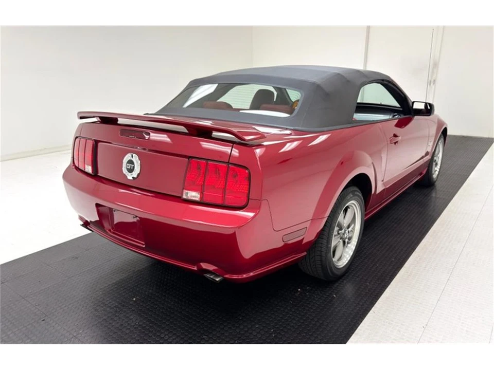 2005 Ford S197 Mustang - Image 8 of 31