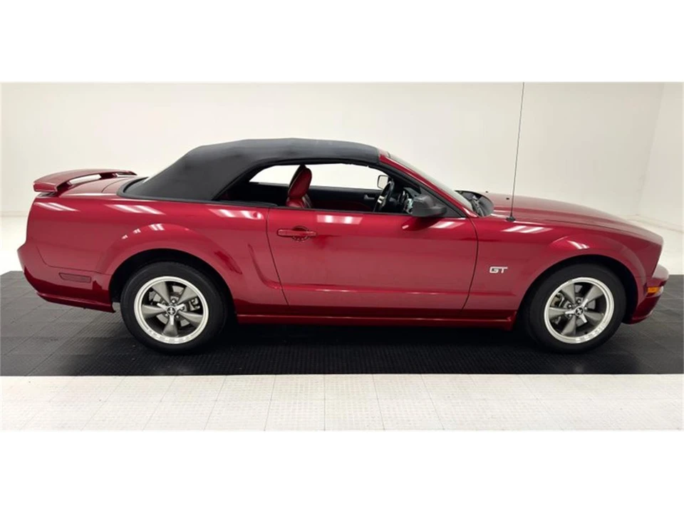 2005 Ford S197 Mustang - Image 9 of 31