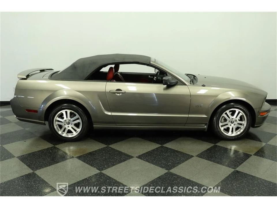2005 Ford S197 Mustang - Image 13 of 31