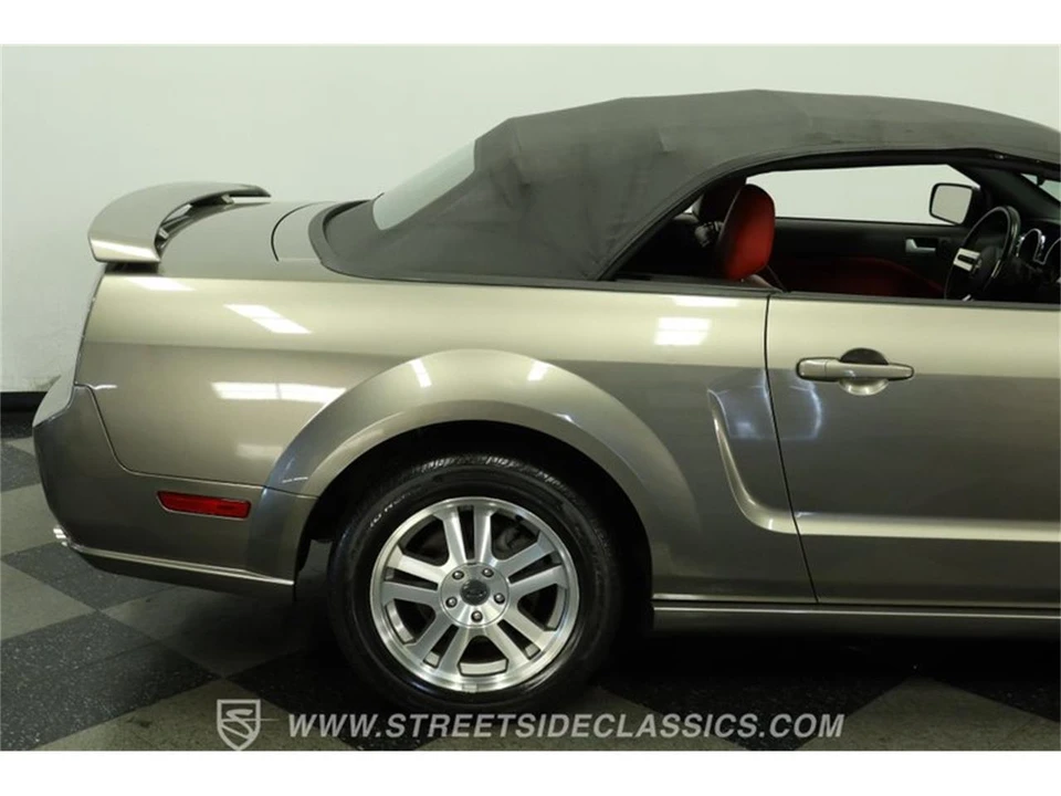 2005 Ford S197 Mustang - Image 28 of 31