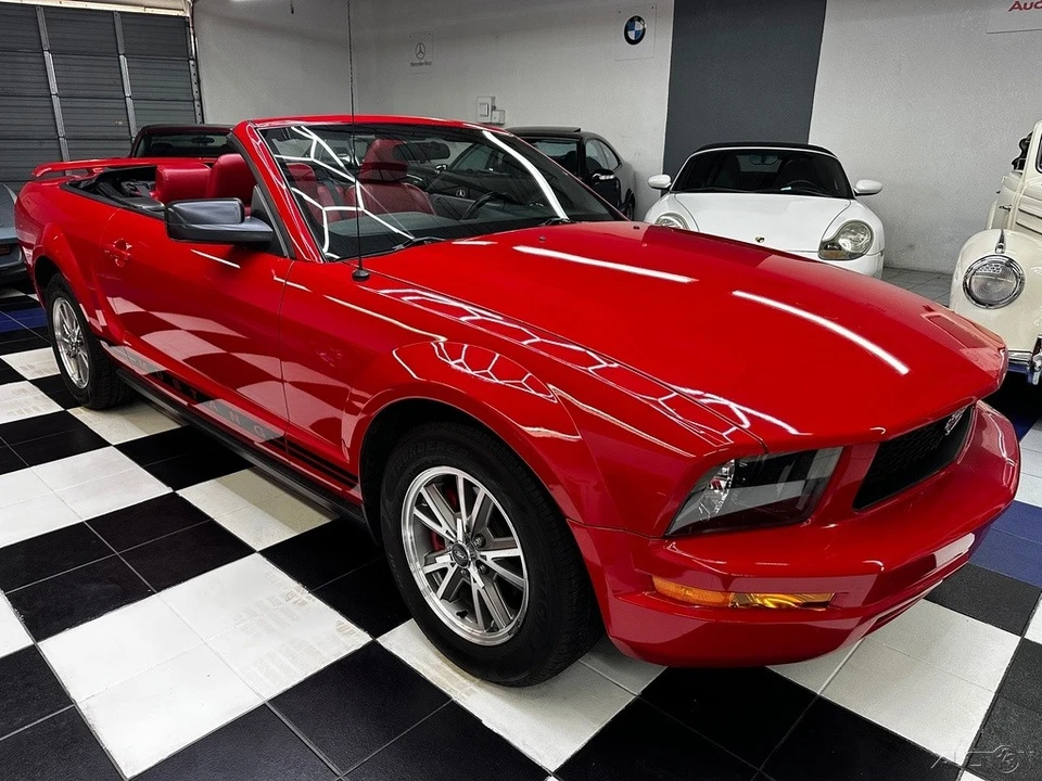2005 Ford S197 Mustang - Image 2 of 24