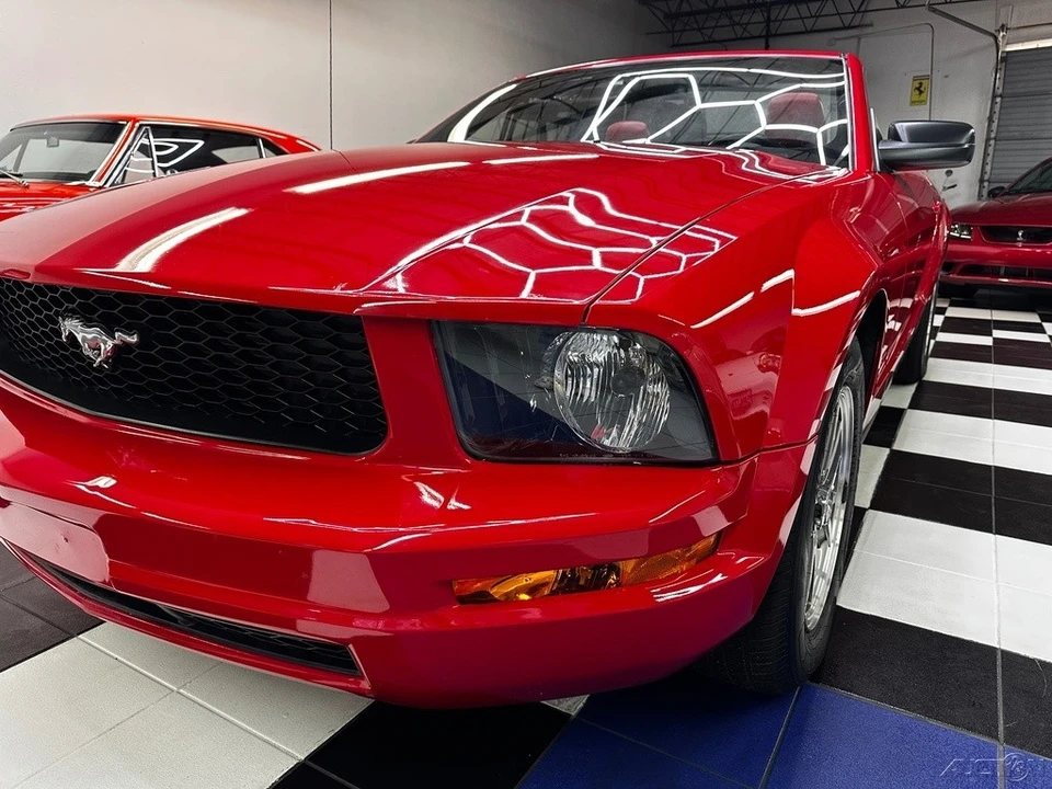 2005 Ford S197 Mustang - Image 9 of 24