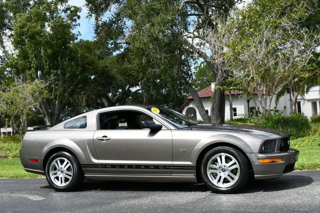 2005 Ford S197 Mustang - Image 8 of 12