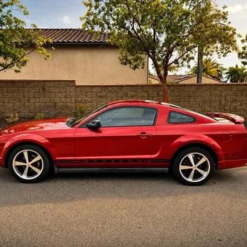 2005 Ford Mustang Base