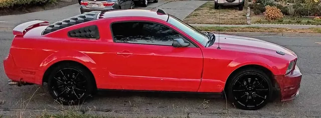 2005 Ford Mustang Cobra SVT Coupe 2D