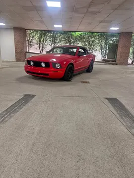 2005 Ford Mustang Convertible 2D