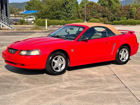 2005 Ford Mustang Convertible 2D