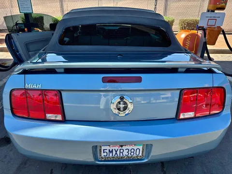 2005 Ford Mustang Convertible 2D