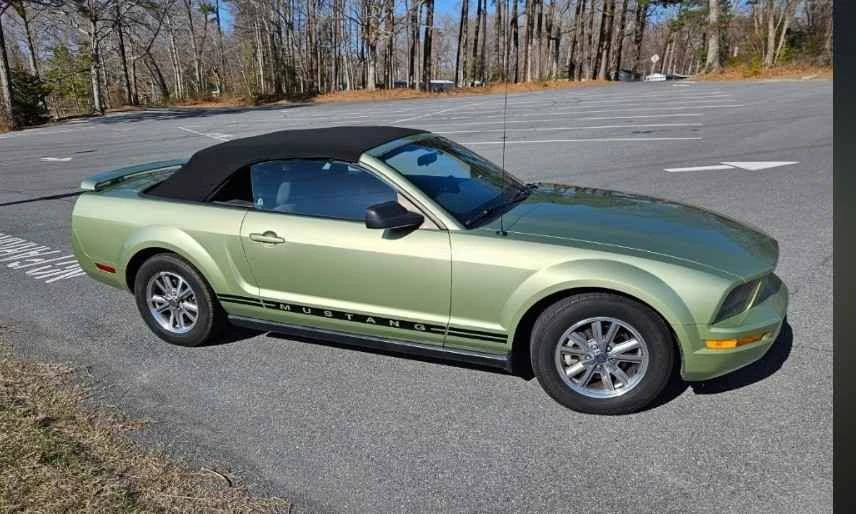 2005 Ford S197 Mustang - Image 2 of 3
