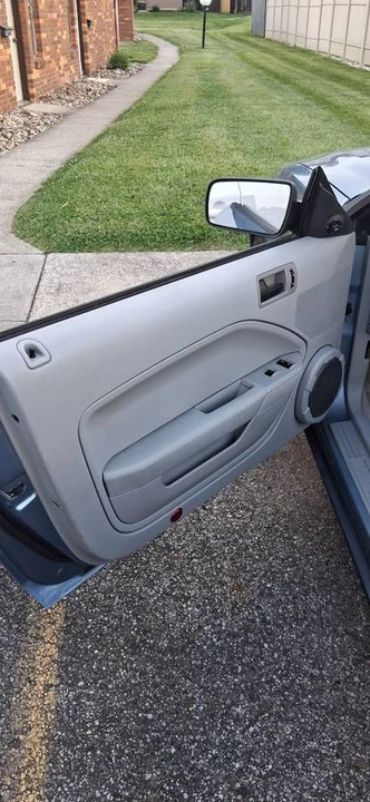 2005 Ford S197 Mustang - Image 5 of 12