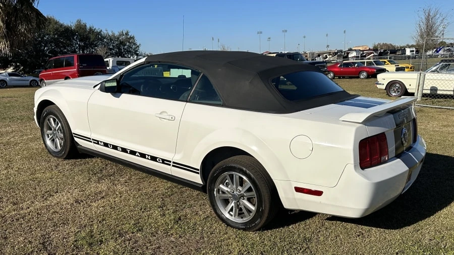 2005 Ford S197 Mustang - Image 2 of 6