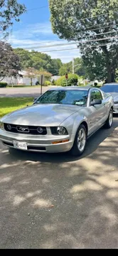 2005 Ford Mustang Coupe 2D