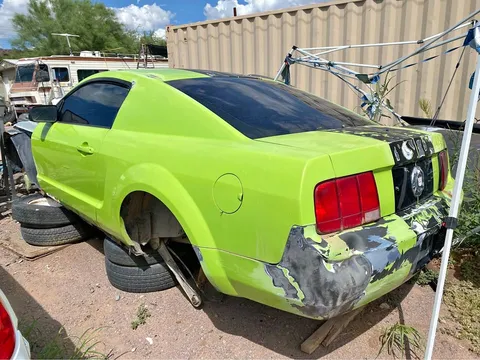 2005 Ford Mustang Coupe 2D