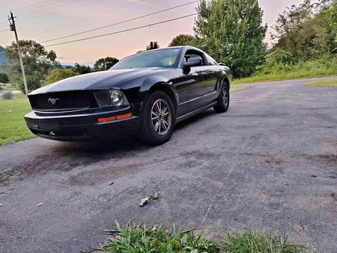 2005 Ford Mustang Coupe 2D