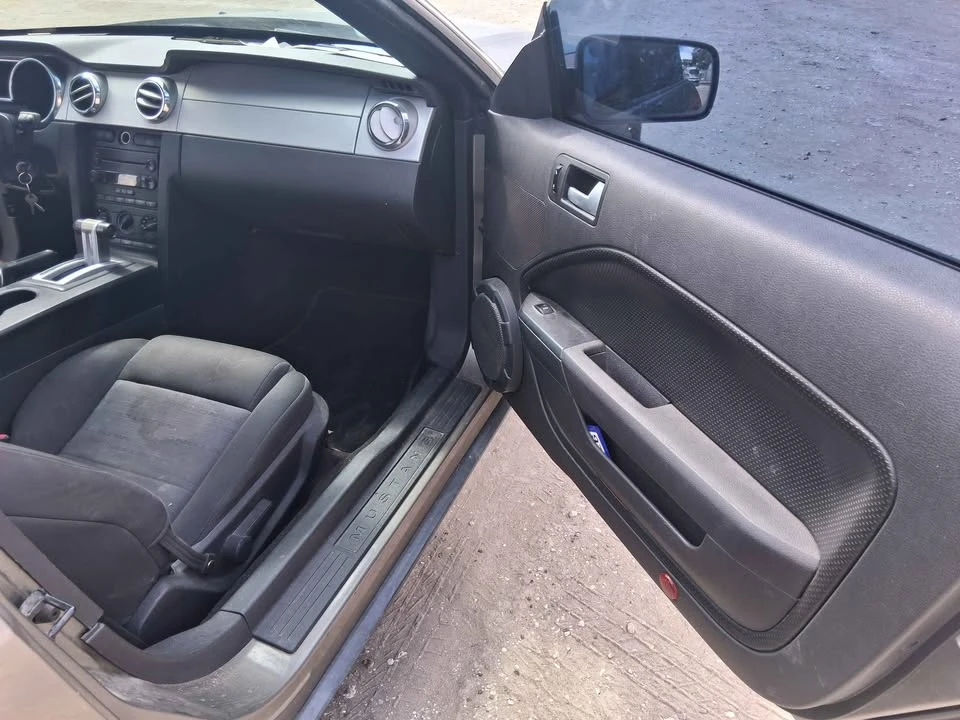 2005 Ford S197 Mustang - Image 8 of 10