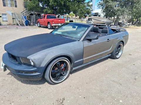 2005 Ford Mustang Coupe 2D