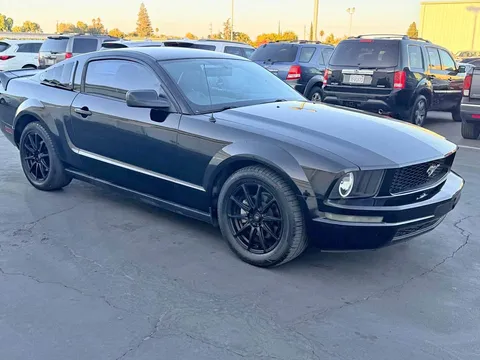 2005 Ford Mustang Coupe 2D