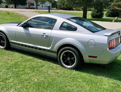 2005 Ford Mustang Coupe 2D