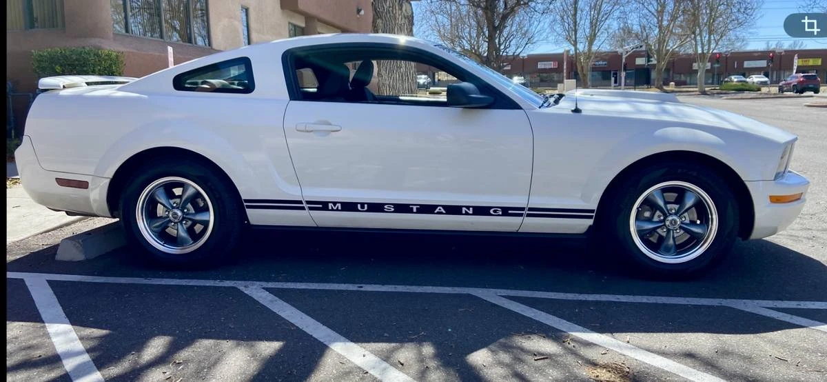 2005 Ford S197 Mustang - Image 2 of 10