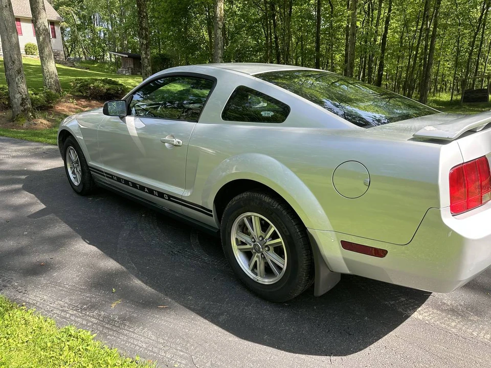 2005 Ford S197 Mustang - Image 5 of 15