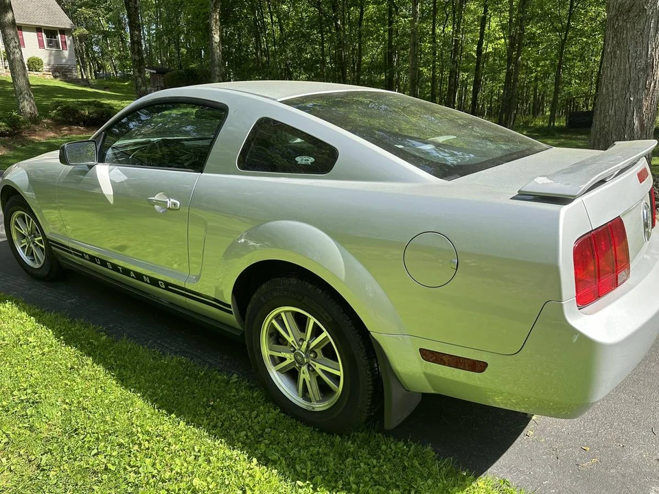 2005 Ford S197 Mustang - Image 3 of 15