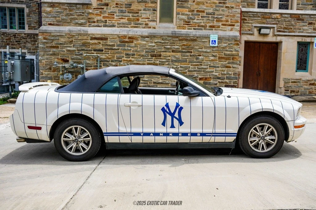 2005 Ford S197 Mustang - Image 9 of 12