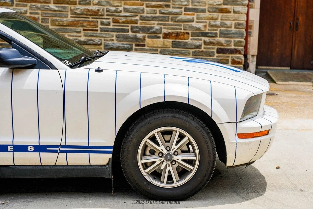 2005 Ford S197 Mustang - Image 11 of 12