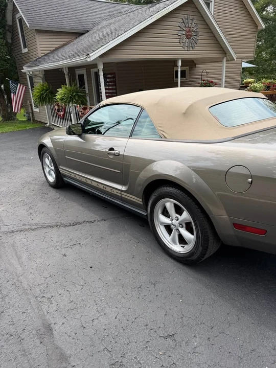 2005 Ford S197 Mustang - Image 8 of 9