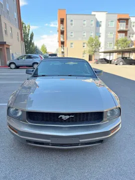 2005 Ford Mustang Deluxe Convertible 2D