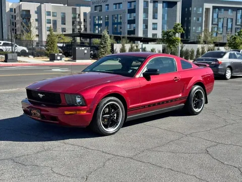 2005 Ford Mustang Deluxe Coupe 2D