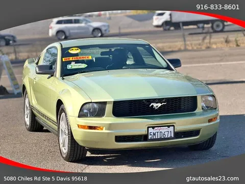2005 Ford Mustang Deluxe Coupe 2D