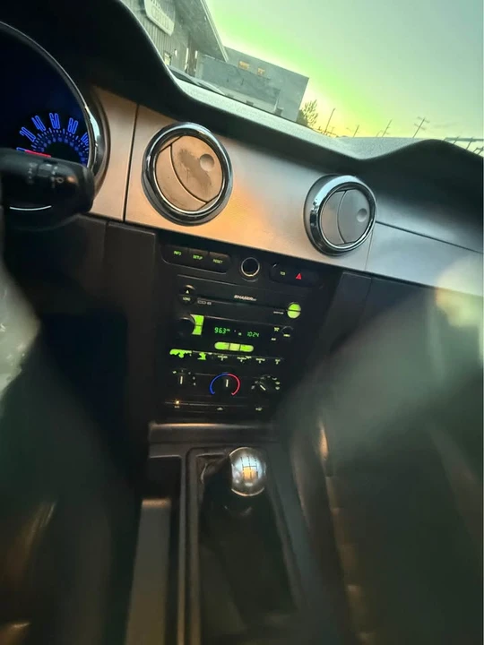 2005 Ford S197 Mustang - Image 8 of 11