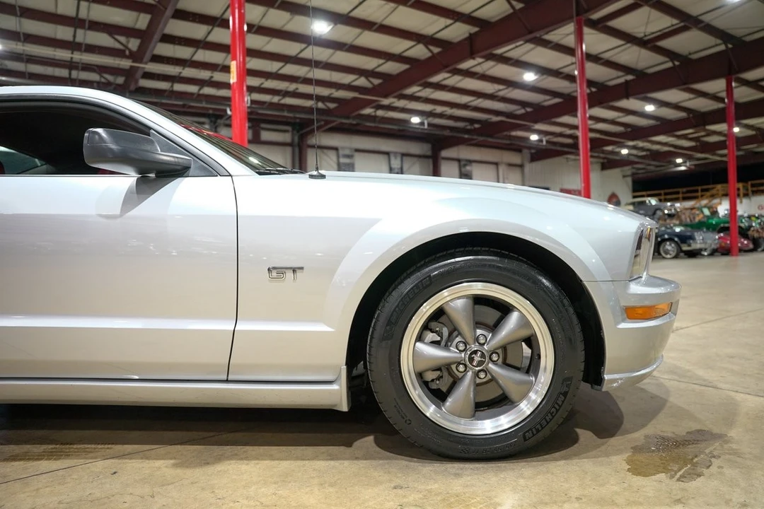 2005 Ford S197 Mustang - Image 11 of 21