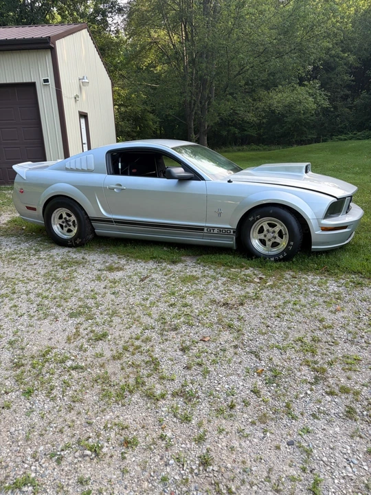 2005 Ford S197 Mustang GT - Image 2 of 11