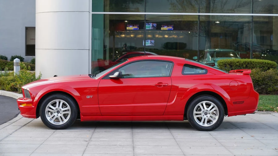 2005 Ford S197 Mustang - Image 2 of 24