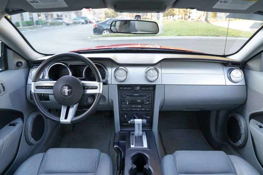 2005 Ford S197 Mustang - Image 10 of 24