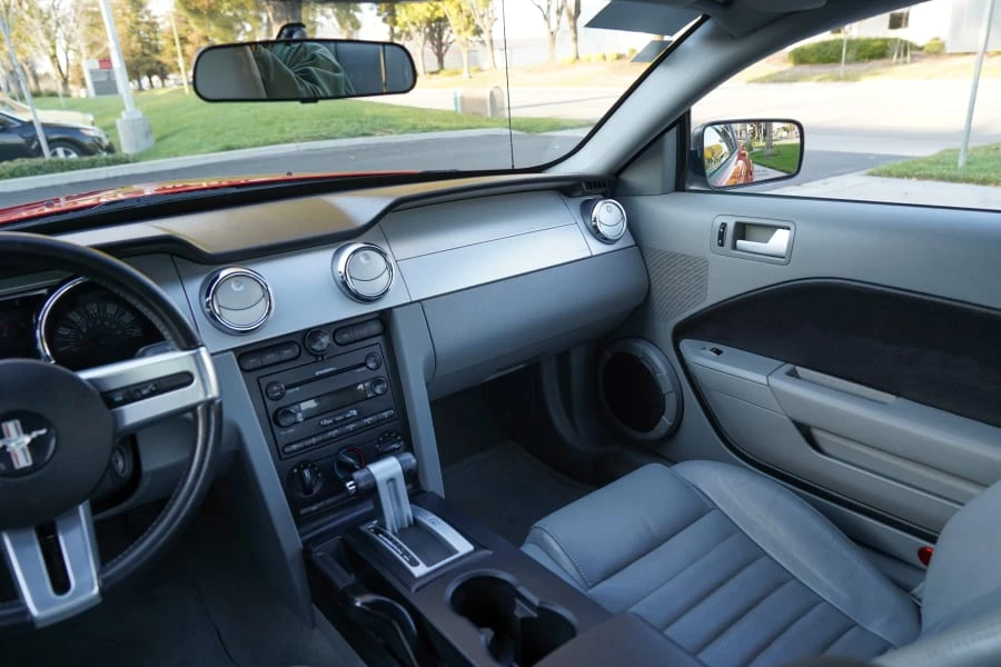 2005 Ford S197 Mustang - Image 13 of 24