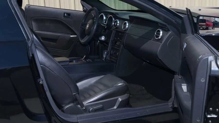 2005 Ford S197 Mustang - Image 5 of 12
