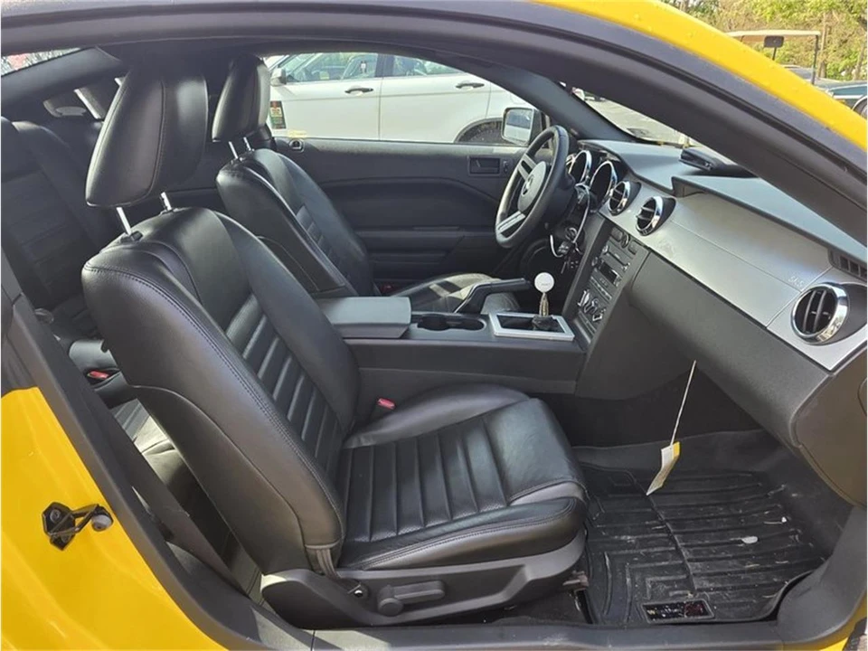 2005 Ford S197 Mustang GT - Image 8 of 14