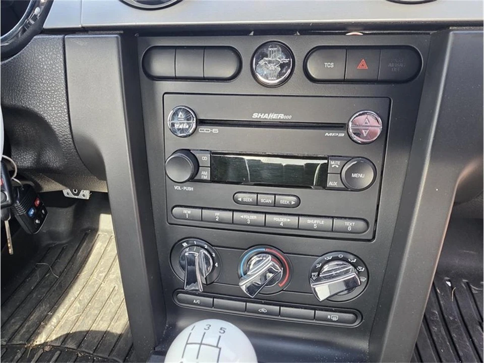 2005 Ford S197 Mustang GT - Image 11 of 14