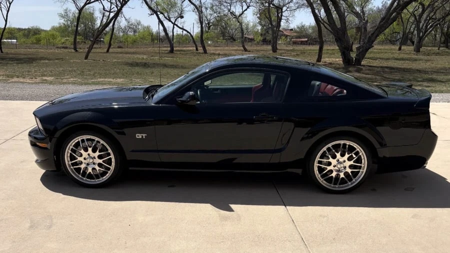 2005 Ford S197 Mustang - Image 2 of 17