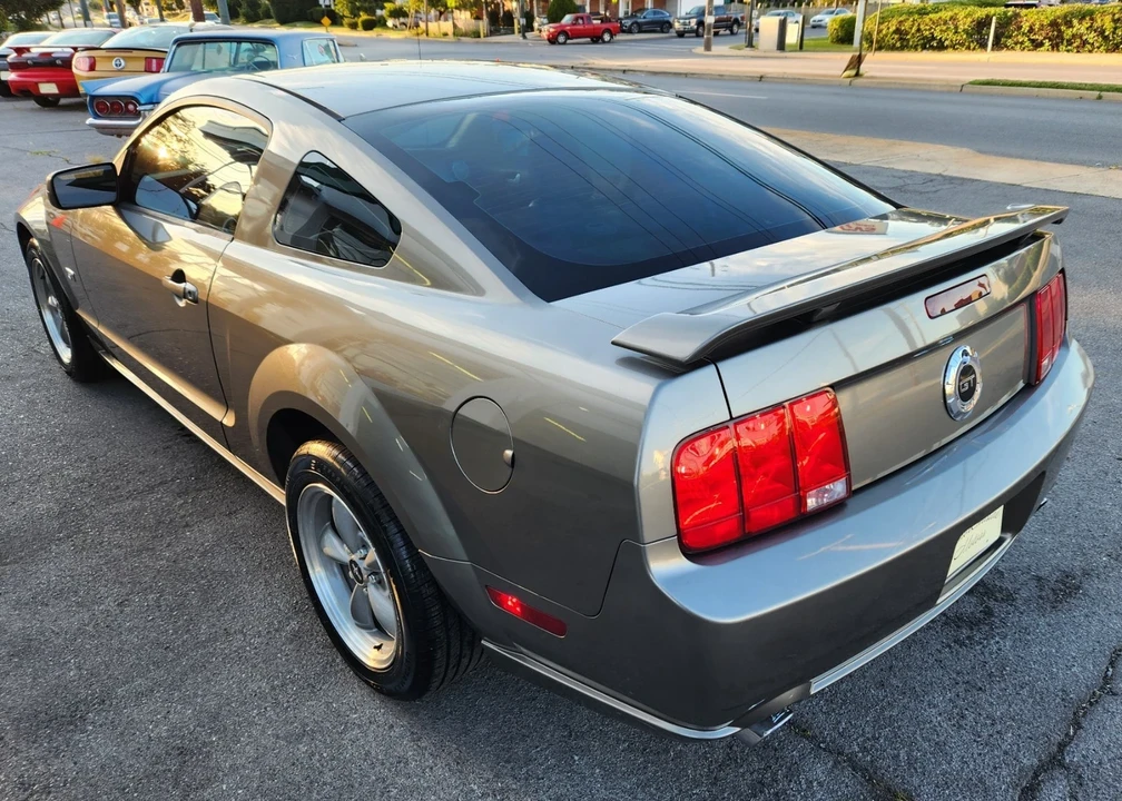 2005 Ford S197 Mustang - Image 9 of 19