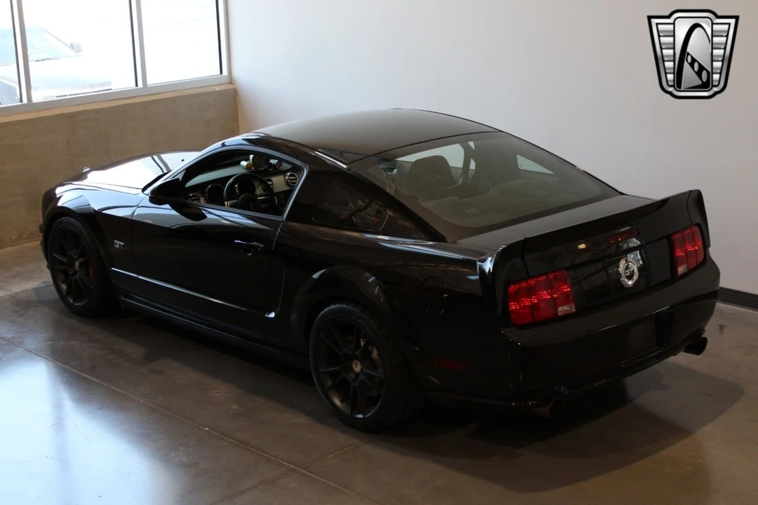2005 Ford S197 Mustang - Image 11 of 12