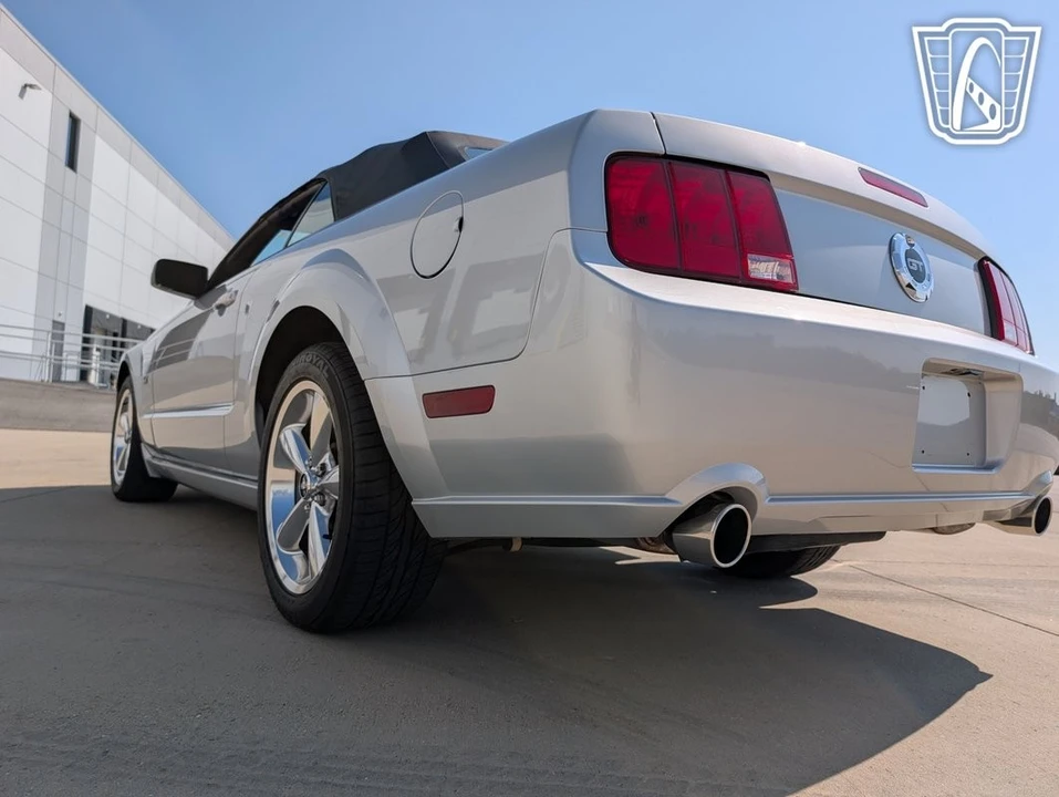 2005 Ford S197 Mustang - Image 11 of 12