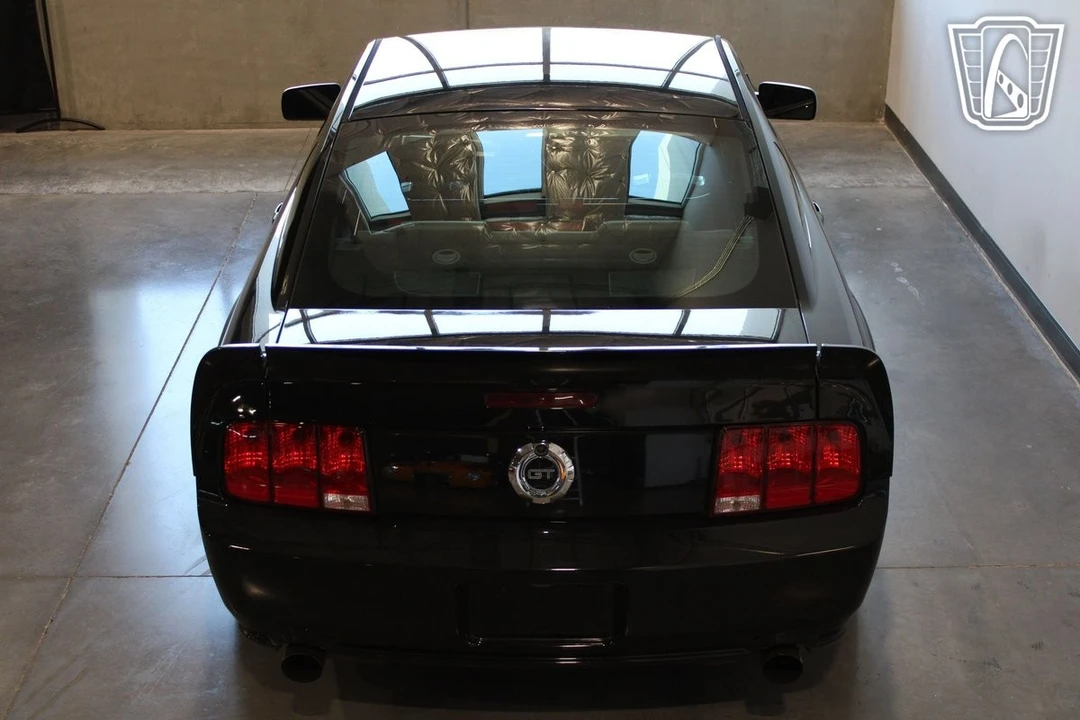 2005 Ford S197 Mustang - Image 11 of 12