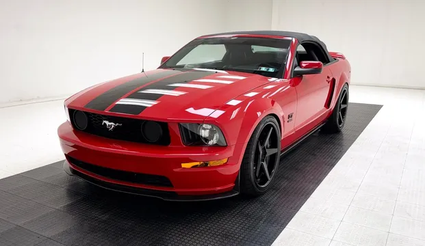 2005 Ford Mustang GT Convertible