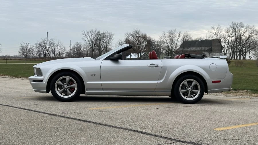 2005 Ford S197 Mustang - Image 2 of 31